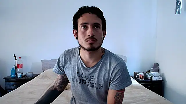 anika lowen02 online show from January 29, 2025, 6:50 pm