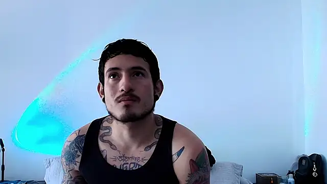 anika lowen02 online show from January 22, 2025, 2:46 pm