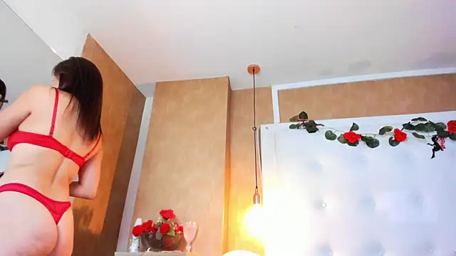  evamilf  online show from April 18, 2026, 12:51 pm