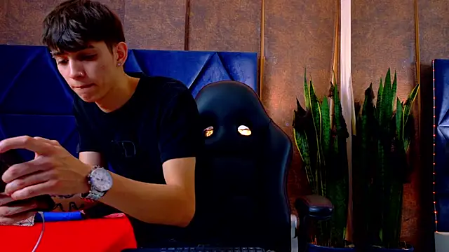 Snapshot of Lion_Foster01 chatting on October 21, 2025, 11:53 am Lion Foster01 online show from October 21, 2025, 11:53 am