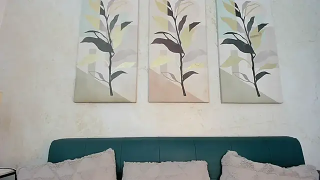 Snapshot of miranda_villa chatting on November 30, 2025, 12:17 pm miranda villa online show from November 30, 2025, 12:17 pm