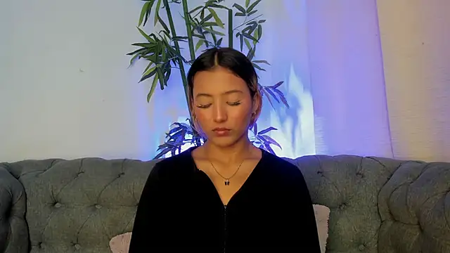 Snapshot of miranda_villa chatting on December 15, 2025, 12:55 pm miranda villa online show from December 15, 2025, 12:55 pm