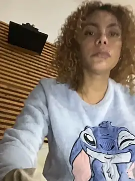 THEQUEENISBACK online show from March 1, 2026, 8:42 pm