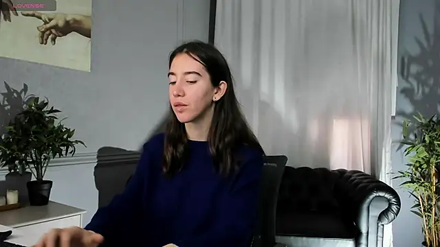 Belle Via online show from September 14, 2025, 5:52 am