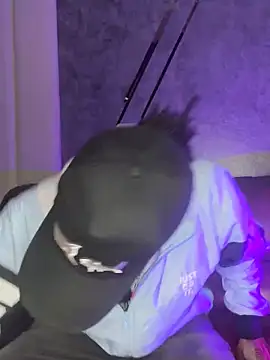 AaronCruz  online show from March 6, 2025, 7:54 pm