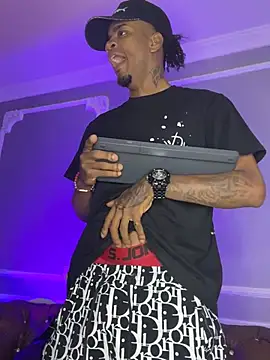 AaronCruz  online show from March 1, 2025, 1:40 pm