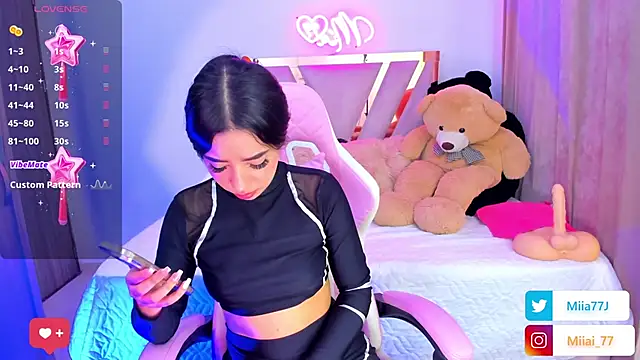 Snapshot of Miia77_ chatting on September 17, 2025, 3:30 am Miia77 online show from September 17, 2025, 3:30 am