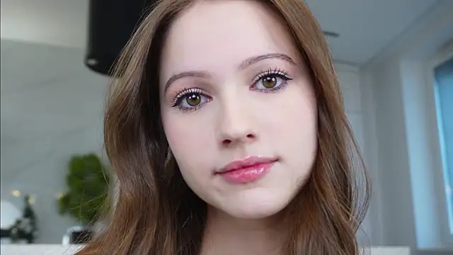 hecola online show from November 30, 2025, 9:21 am