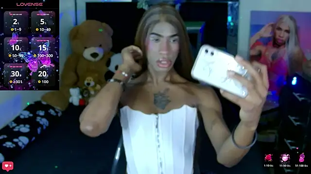 Kendall Gil online show from April 7, 2026, 2:24 am