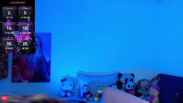 Snapshot of Kendall_Gil chatting on October 31, 2025, 3:14 am Kendall Gil online show from October 31, 2025, 3:14 am