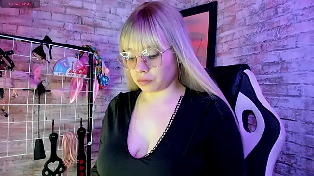 Cherry xoxx online show from October 26, 2025, 1:55 pm