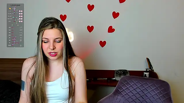 Snapshot of Annie_aww chatting on February 11, 2025, 3:08 am Annie aww online show from February 11, 2025, 3:08 am