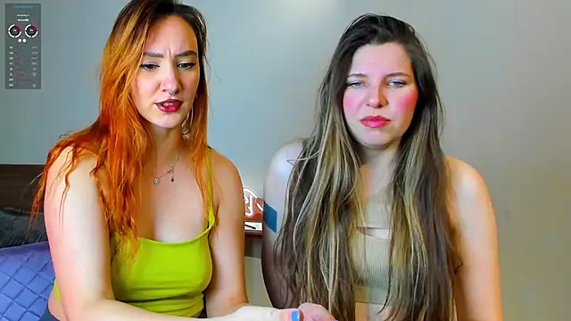 Snapshot of Annie_aww chatting on December 12, 2024, 10:20 pm Annie aww online show from December 12, 2024, 10:20 pm