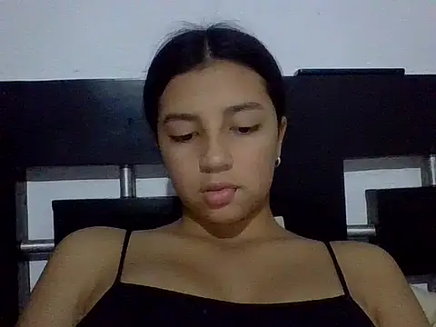 Snapshot of Tatiana_Oscar chatting on June 3, 2026, 7:07 pm Tatiana Oscar online show from June 3, 2026, 7:07 pm