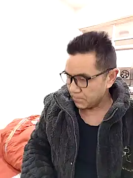 yjw6688 online show from February 24, 2026, 5:41 am