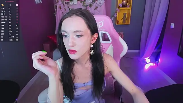 Dearly kitty online show from April 21, 2026, 1:50 pm