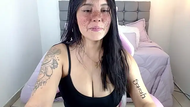 sarah moon2 online show from March 14, 2025, 9:21 pm