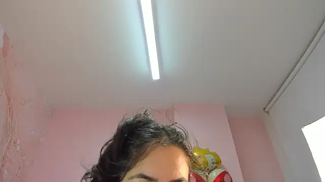 soyzarahtorres online show from November 28, 2025, 10:10 pm