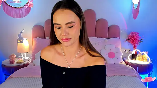 Snapshot of CalyMoon chatting on September 14, 2025, 7:14 pm CalyMoon online show from September 14, 2025, 7:14 pm