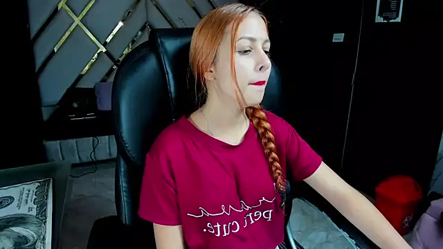 Paris Petit online show from April 14, 2026, 8:03 pm