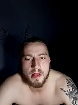 wariacik0024 online show from December 3, 2025, 11:25 pm