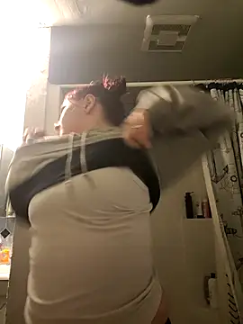 lilbishmiss online show from February 9, 2026, 1:47 am