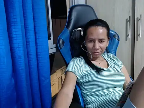 Snapshot of Erotic_latina chatting on September 24, 2025, 1:24 am Erotic latina online show from September 24, 2025, 1:24 am