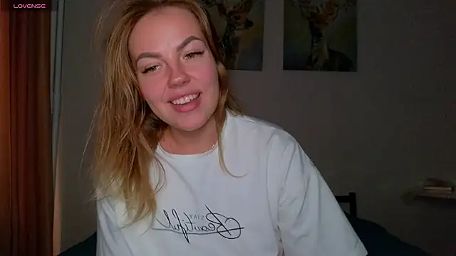 EmilyRobbie online show from April 19, 2026, 3:46 pm