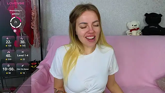 EmilyRobbie online show from February 13, 2025, 4:50 pm