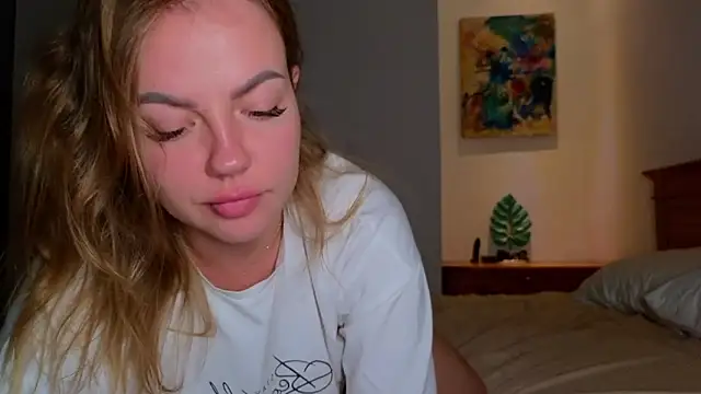 Snapshot of EmilyRobbie chatting on May 31, 2026, 12:11 pm EmilyRobbie online show from May 31, 2026, 12:11 pm