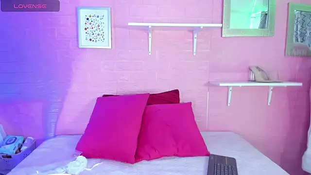 hanna  azumi online show from March 27, 2026, 3:15 am