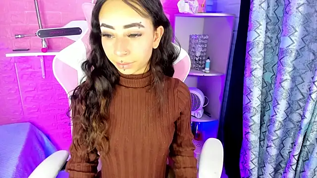 hanna  azumi online show from November 28, 2025, 3:07 am