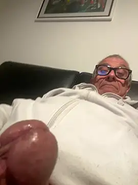 4n4l1zz4m1 online show from February 15, 2026, 8:30 pm