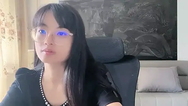 Honey-cici online show from September 28, 2025, 7:04 am