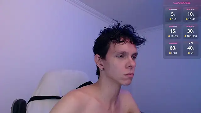 bryamado69 online show from April 19, 2026, 4:57 am