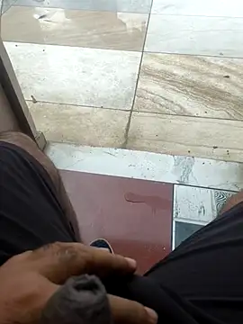 Snapshot of Gururonny07 chatting on November 5, 2025, 6:49 am Gururonny07 online show from November 5, 2025, 6:49 am