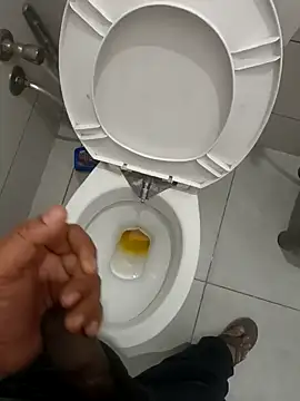 Snapshot of Gururonny07 chatting on December 15, 2025, 12:49 am Gururonny07 online show from December 15, 2025, 12:49 am