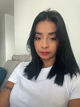 Snapshot of Laura_fernandezII chatting on May 17, 2026, 7:25 pm Laura fernandezII online show from May 17, 2026, 7:25 pm