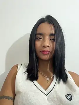 Laura fernandezII online show from March 31, 2026, 11:07 pm