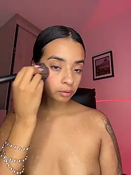 Laura fernandezII online show from February 13, 2026, 2:44 am