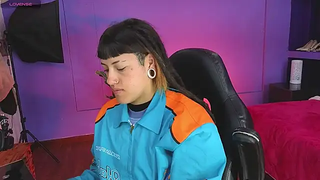 Snapshot of _sharlotte777 chatting on October 20, 2025, 2:50 pm sharlotte777 online show from October 20, 2025, 2:50 pm