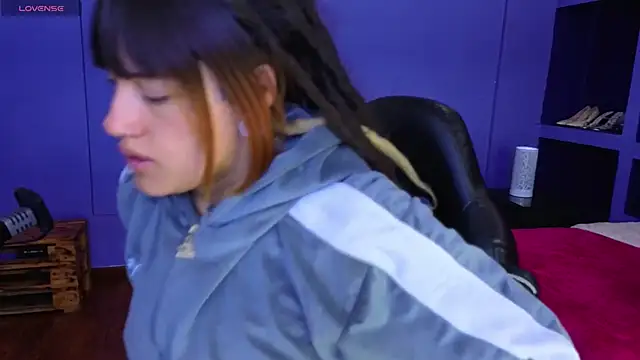 Snapshot of _sharlotte777 chatting on October 17, 2025, 1:57 pm sharlotte777 online show from October 17, 2025, 1:57 pm