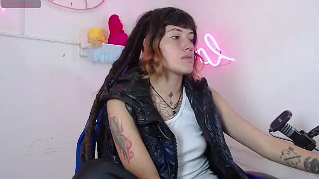 Snapshot of _sharlotte777 chatting on December 5, 2025, 2:26 pm sharlotte777 online show from December 5, 2025, 2:26 pm