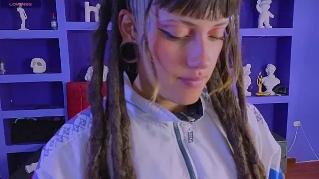  sharlotte777 online show from April 19, 2026, 12:28 pm