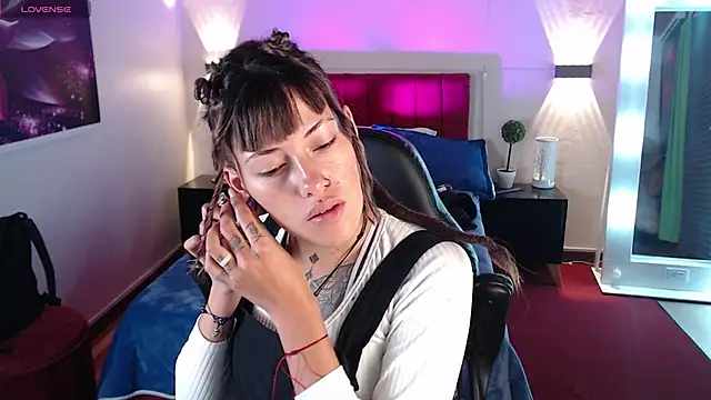 Snapshot of _sharlotte777 chatting on March 21, 2025, 1:45 pm sharlotte777 online show from March 21, 2025, 1:45 pm