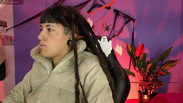 Snapshot of _sharlotte777 chatting on November 1, 2025, 2:22 pm sharlotte777 online show from November 1, 2025, 2:22 pm