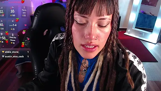 Snapshot of _sharlotte777 chatting on March 18, 2025, 4:28 pm sharlotte777 online show from March 18, 2025, 4:28 pm