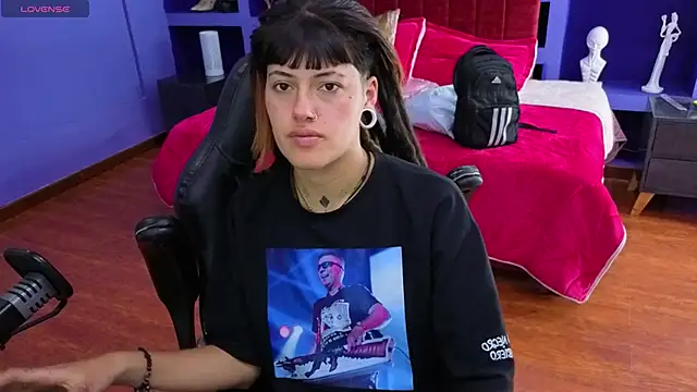 Snapshot of _sharlotte777 chatting on September 16, 2025, 4:08 pm sharlotte777 online show from September 16, 2025, 4:08 pm