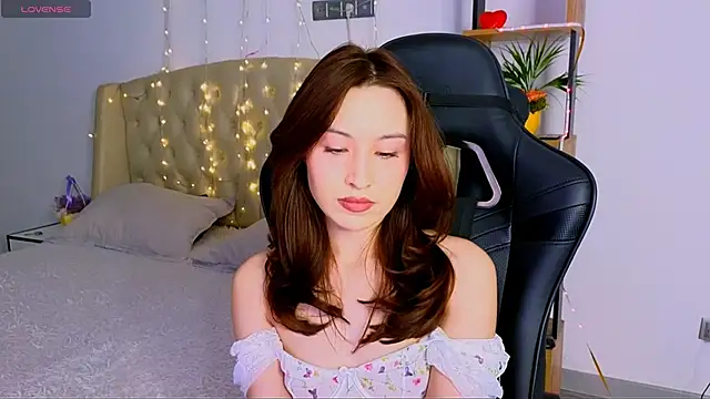 Ann  Cute online show from March 19, 2025, 5:52 am