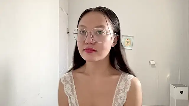 Risalynn online show from February 9, 2025, 3:32 am